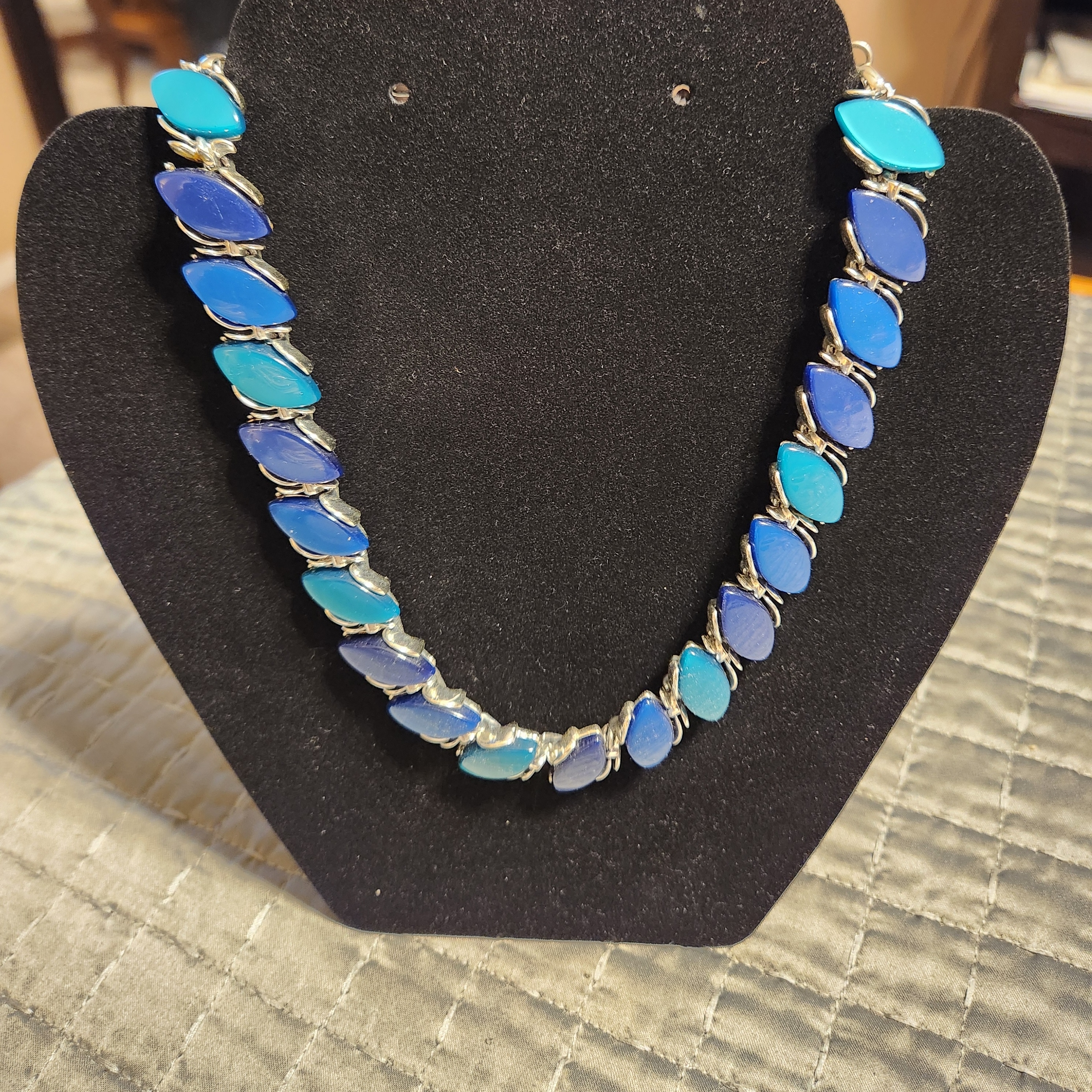 Lisner Vintage Vibrant Blue And Silver Necklace